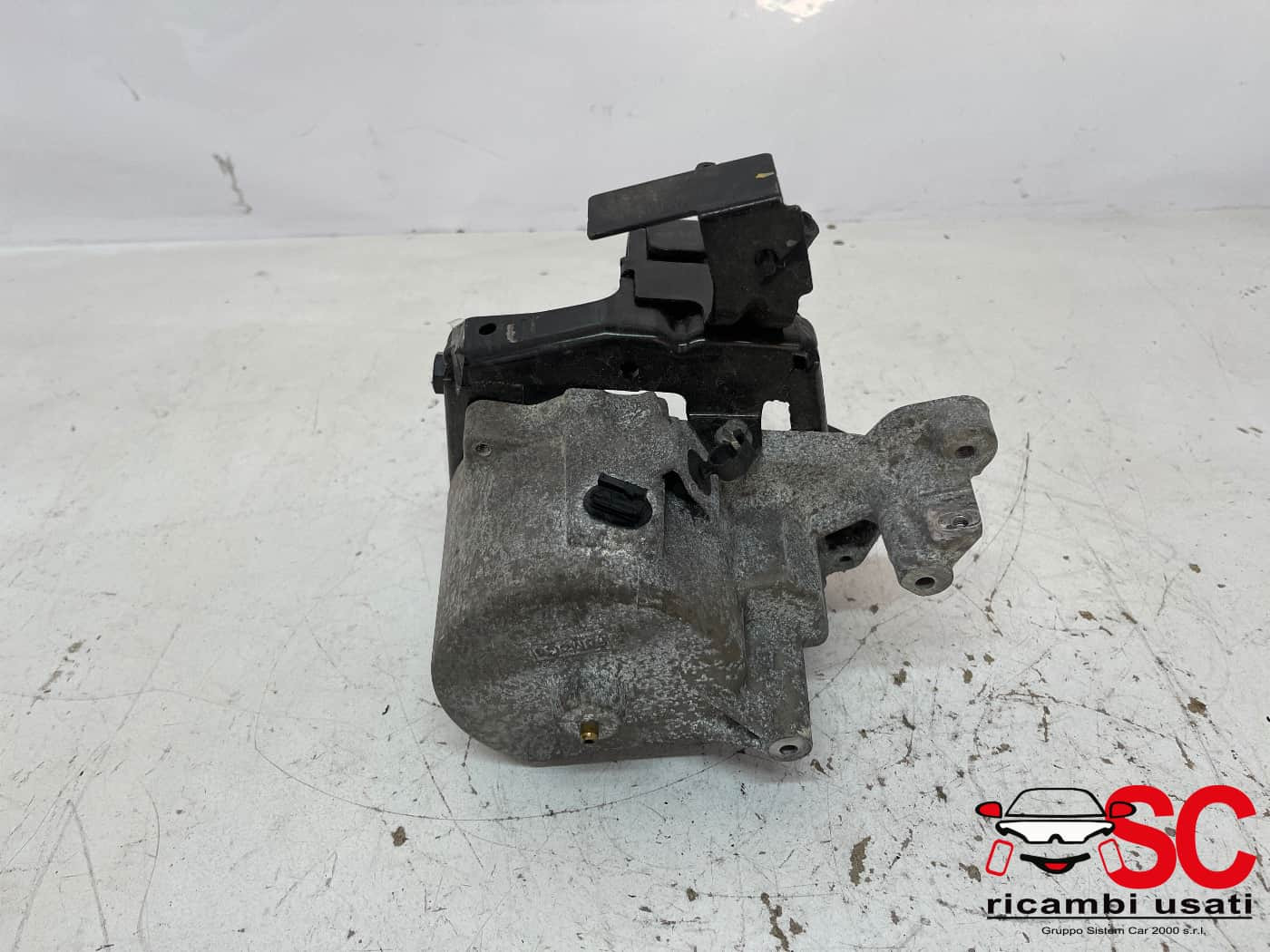 AV6Q9155AA SUPPORTO FILTRO OLIO FORD Fiesta 6° Serie diesel