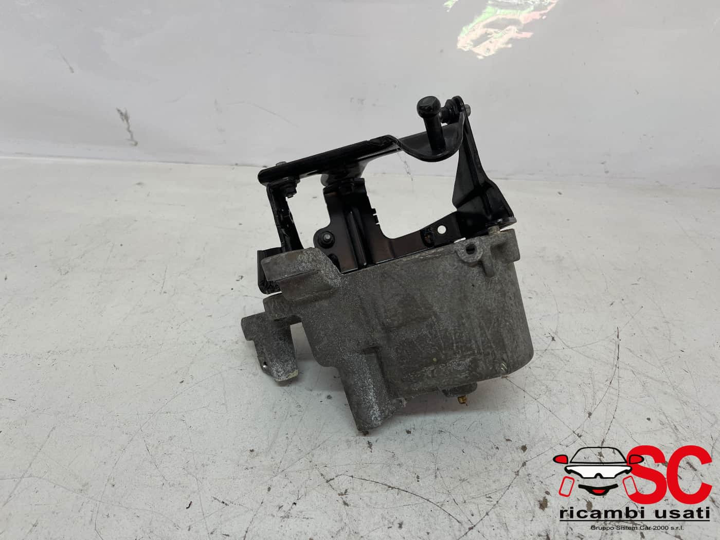 AV6Q9155AA SUPPORTO FILTRO OLIO FORD Fiesta 6° Serie diesel