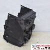 8V2110723BD ALLOGGIO BATTERIA FORD Fiesta 6° Serie diesel