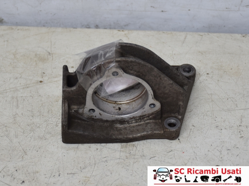 Supporto Semiasse Dx Fiat Grande Punto 1.3 Mjt 55206215 - 31510 Supporto Semiasse Dx Fiat Grande Punto 1.3 Mjt 55206215 - 31510