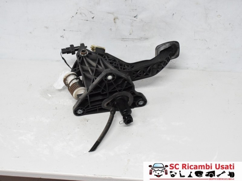 Pedale Frizione Mercedes Classe B A2462900419 - 34976 Pedale Frizione Mercedes Classe B A2462900419 - 34976