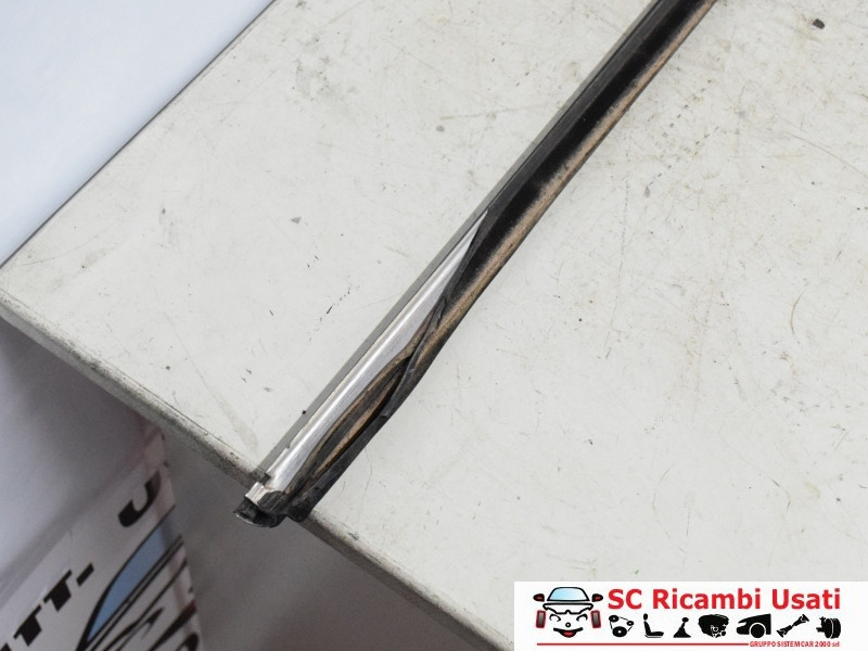 RASCHIAVETRO ANTERIORE DX CON MODANATURA CROMATA MINI One 2° Serie 7146092 (06>13)