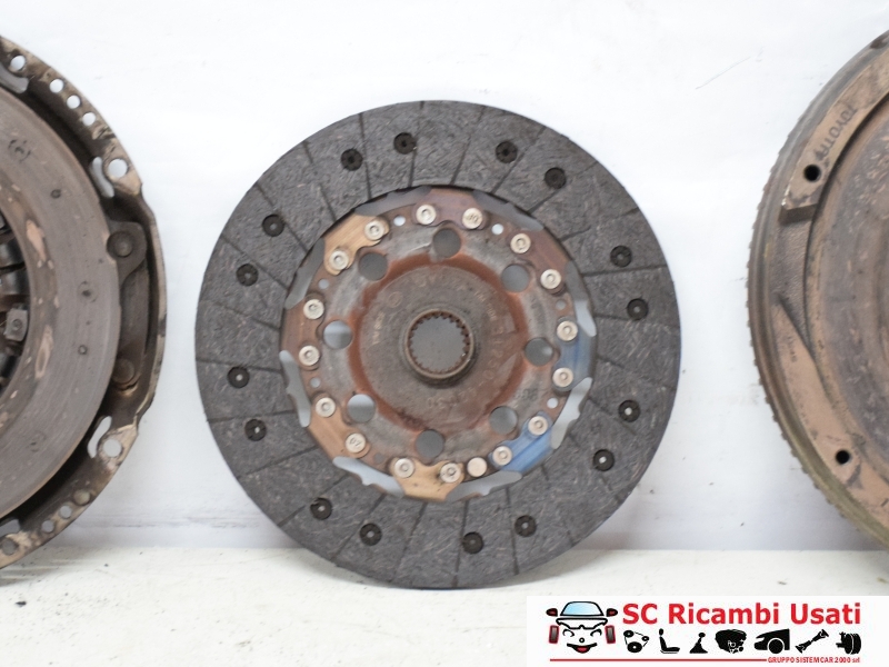 Frizione E Volano Toyota Rav 4 2.2 D4d 134500R010 3100142010 - 24650 Frizione E Volano Toyota Rav 4 2.2 D4d 134500R010 3100142010 - 24650