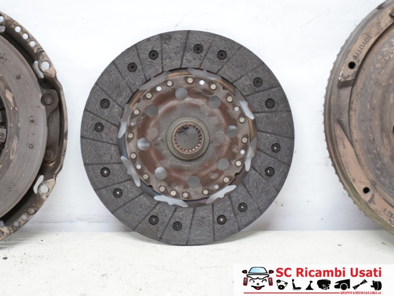 Frizione E Volano Toyota Rav 4 2.2 D4d 134500R010 3100142010 - 24650 Frizione E Volano Toyota Rav 4 2.2 D4d 134500R010 3100142010 - 24650