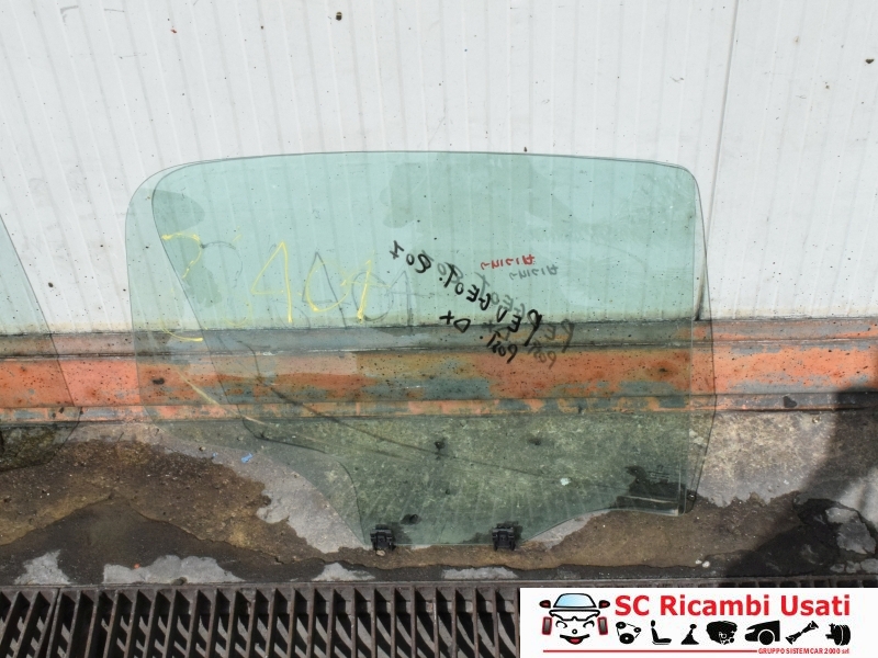 Vetro Posteriore Destro Peugeot 207 - 26404 Vetro Posteriore Destro Peugeot 207 - 26404