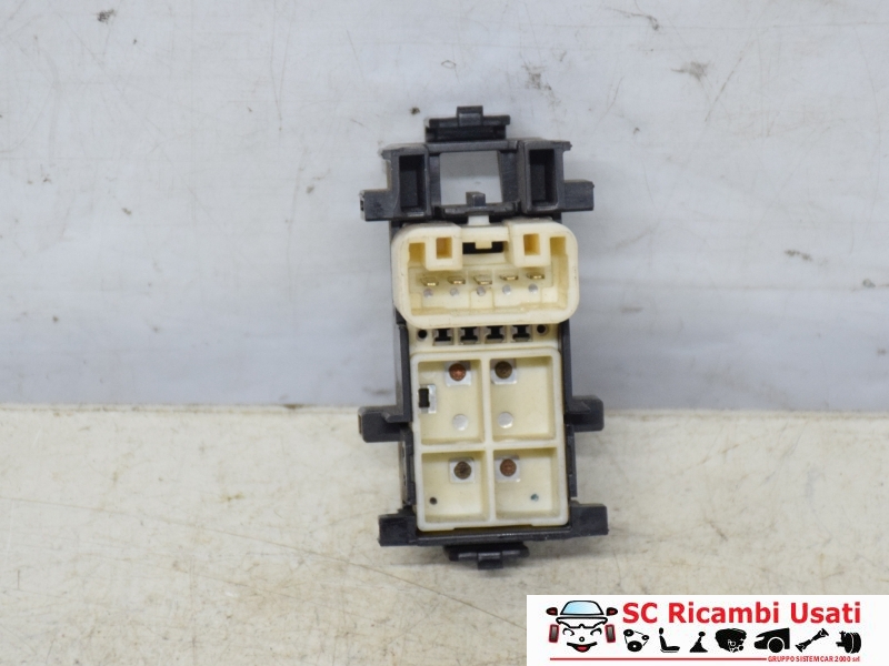 Pulsante Alzavetro Anteriore Destro Toyota Yaris 1928295 - 29606 Pulsante Alzavetro Anteriore Destro Toyota Yaris 1928295 - 29606