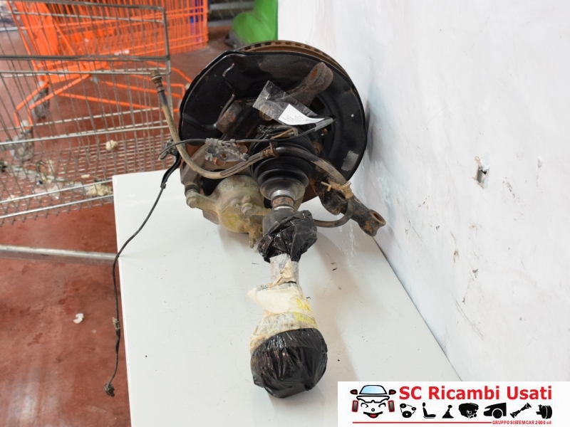 Mozzo Montante Anteriore Sinistro Toyota Rav 4 2.2 - 34707 Mozzo Montante Anteriore Sinistro Toyota Rav 4 2.2 - 34707