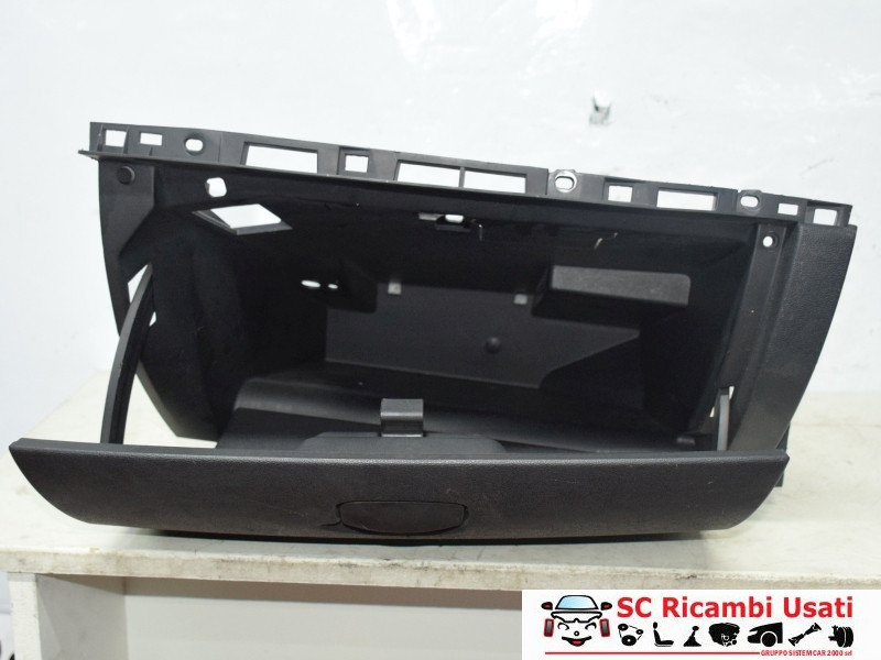VANO PORTAOGGETTI RENAULT Clio Serie Restyling 8200475692 (01>10)