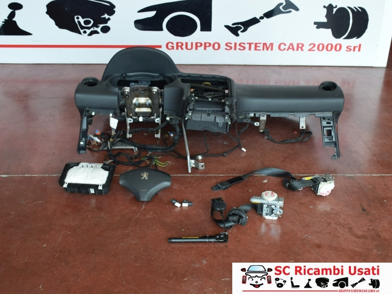 96845302ZE 96845302ZE KIT AIRBAG SEMICOMPLETO PEUGEOT 5008 1° Serie diesel
