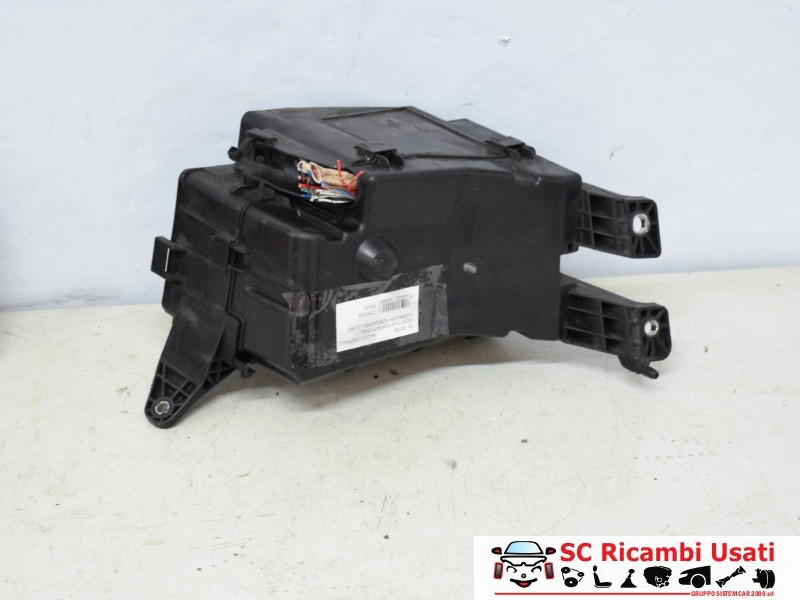 8266242280 8266242280 SCATOLA PORTA FUSIBILI TOYOTA Rav4 5° Serie diesel