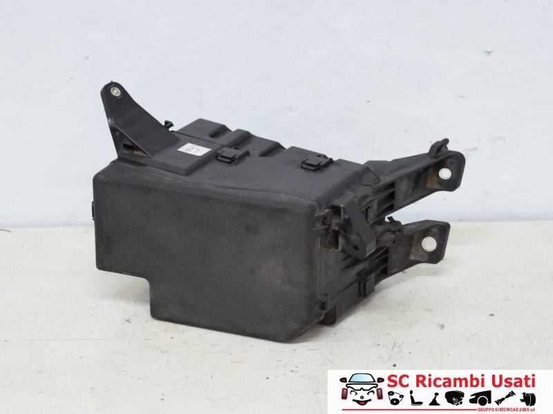 8266242280 8266242280 SCATOLA PORTA FUSIBILI TOYOTA Rav4 5° Serie diesel
