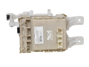 8273042360 8273042360 CENTRALINA PORTA FUSIBILI TOYOTA Rav4 5° Serie diesel
