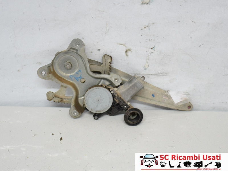 MOTORINO ALZAVETRO POSTERIORE DESTRA TOYOTA Rav4 4° Serie 8572035140 (05>09)