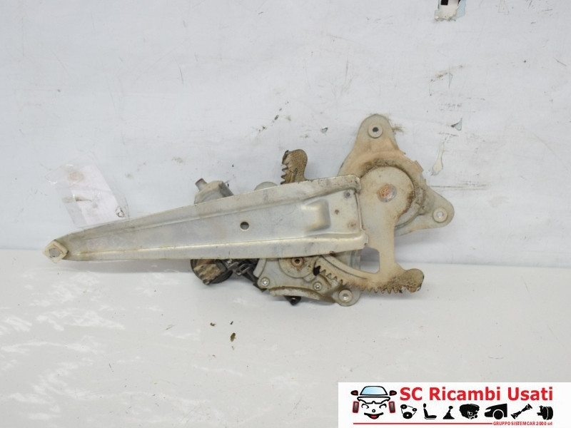 MOTORINO ALZAVETRO POSTERIORE DESTRA TOYOTA Rav4 4° Serie 8572035140 (05>09)