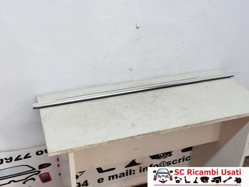 Raschiavetro Cromata Anteriore Sx Audi A4 B8 8K0853283H - 28428 Raschiavetro Cromata Anteriore Sx Audi A4 B8 8K0853283H - 28428