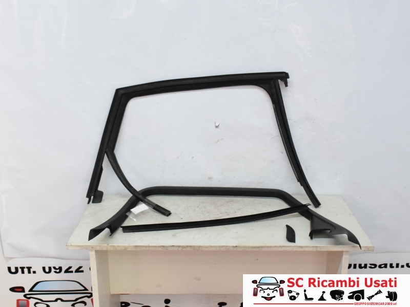 Guarnizione Guida Vetro Porta Post Dx Audi A4 B8 8K9839440F - 28432