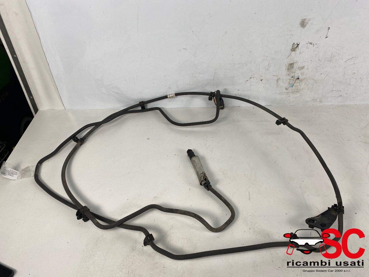 Tubo Adblue Mercedes Classe C W205 A2054700464 Tubo Adblue Mercedes Classe C W205 A2054700464