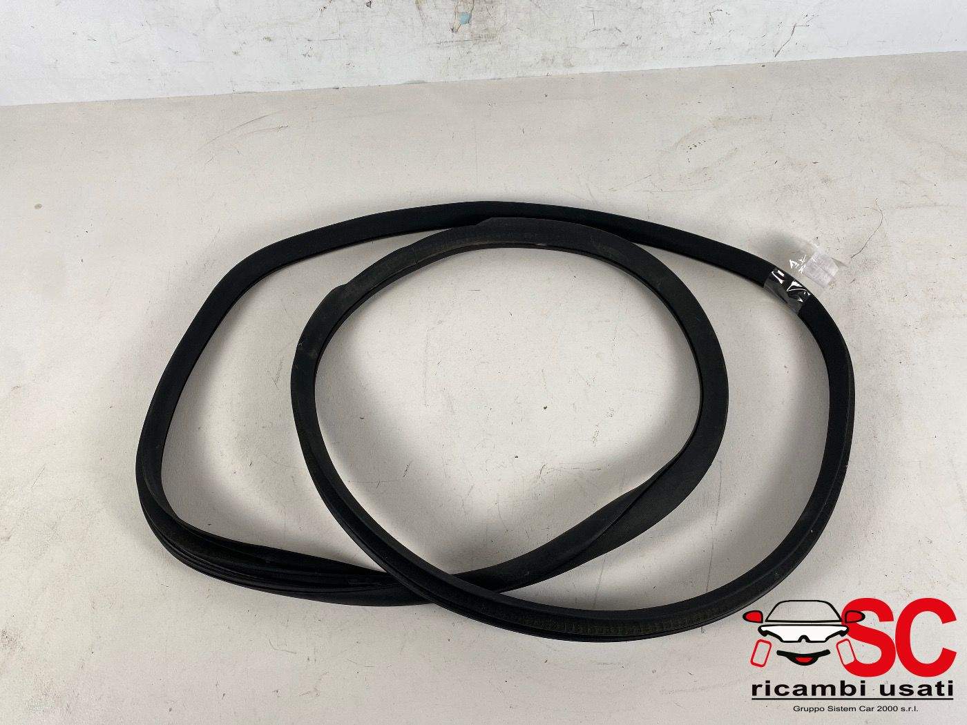 Guarnizione Porta Post Mercedes Classe C Sw W205 A2056970251 Guarnizione Porta Post Mercedes Classe C Sw W205 A2056970251