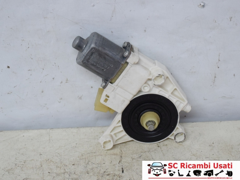 MOTORINO ALZAVETRO ANTERIORE DESTRA MERCEDES Classe C Berlina W203 2° Serie A2048200242 (04>07)