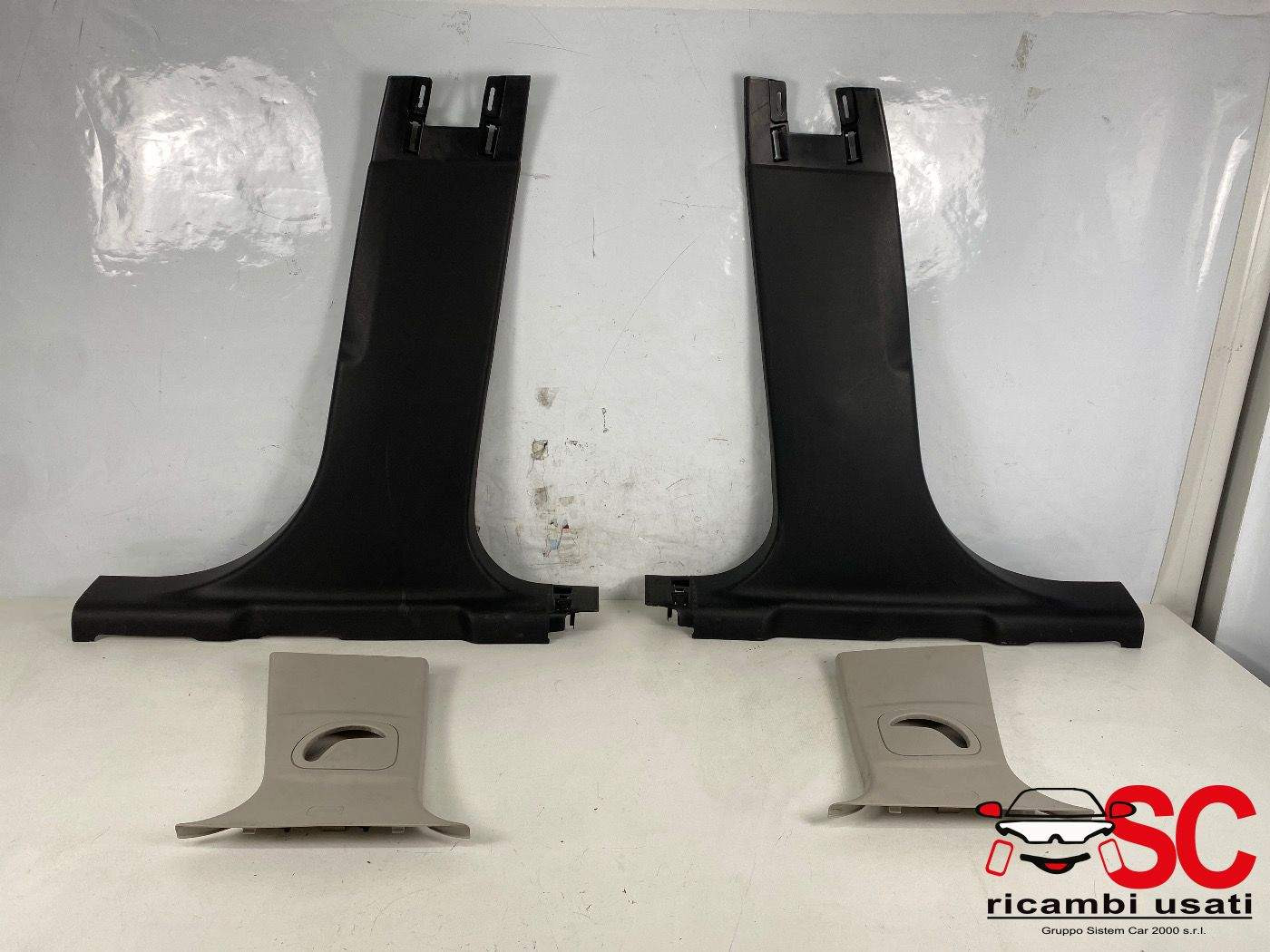 RIVESTIMENTO MONTANTE CENTRALE CITROEN C3 Serie (16>)