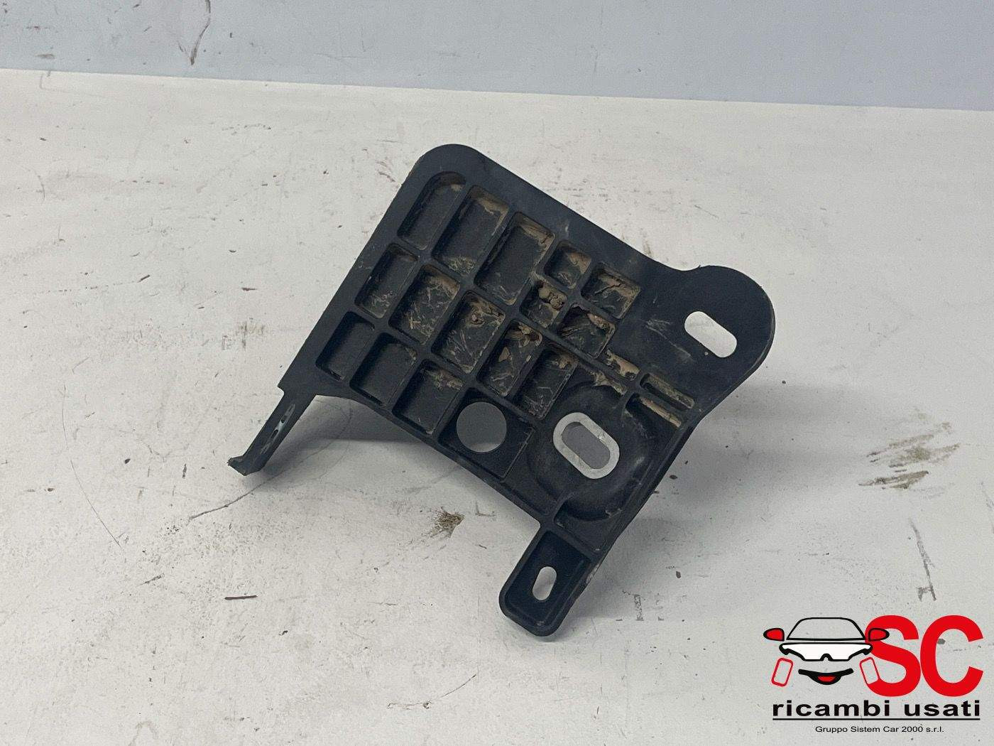 13358211 STAFFA SUPPORTO POMPA ABS OPEL Adam 1° Serie benzina