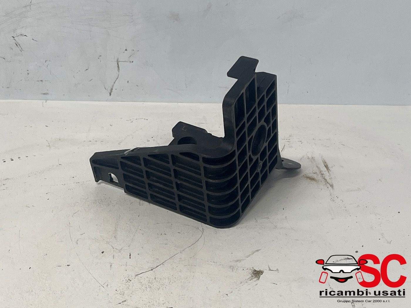 13358211 STAFFA SUPPORTO POMPA ABS OPEL Adam 1° Serie benzina