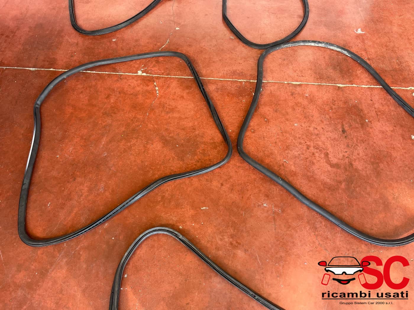 Guarnizioni Perimetrali Porta Jeep Renegade Guarnizioni Perimetrali Porta Jeep Renegade