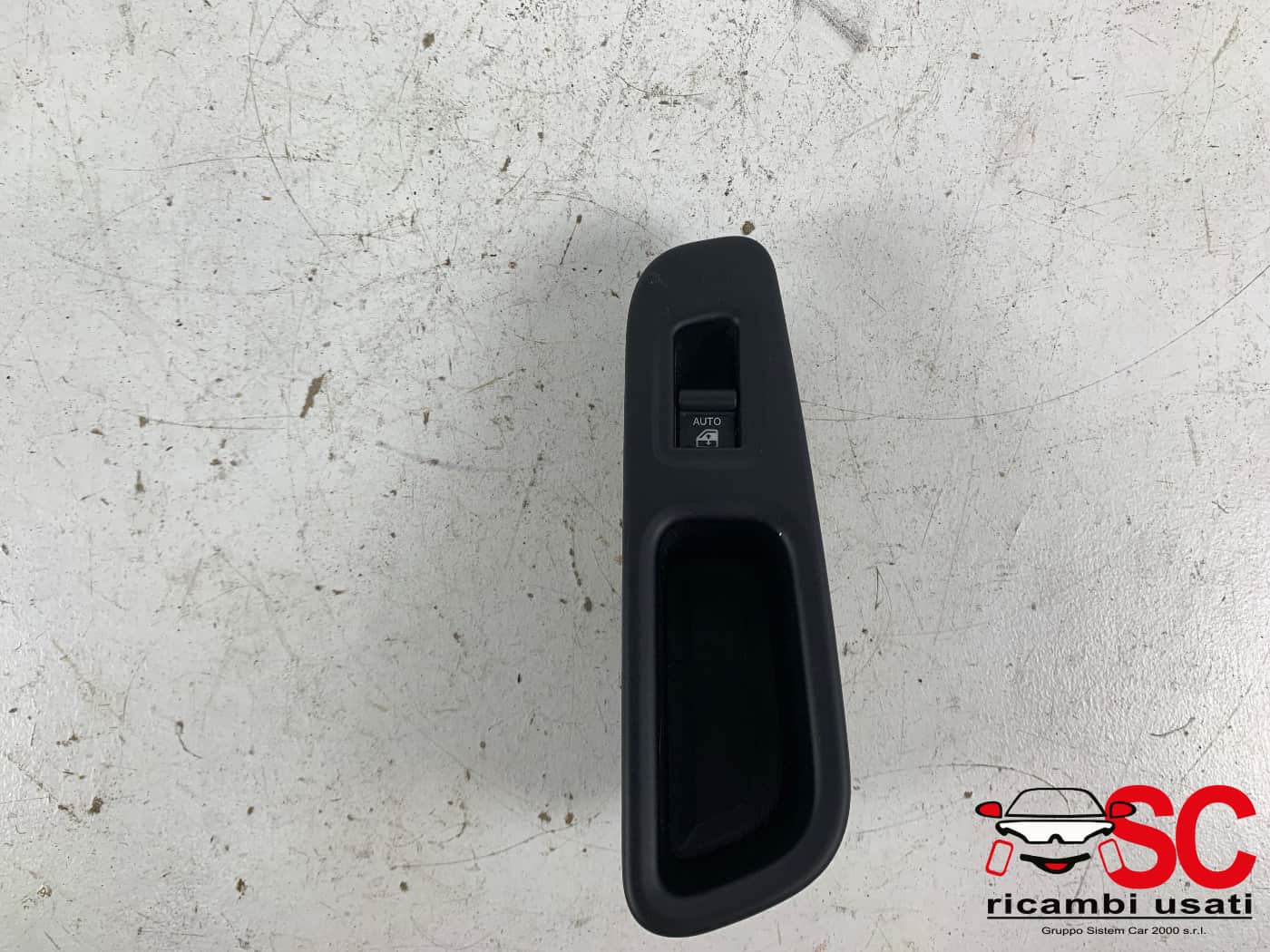 Pulsante Alzavetro Posteriore Destro Jeep Renegade Pulsante Alzavetro Posteriore Destro Jeep Renegade