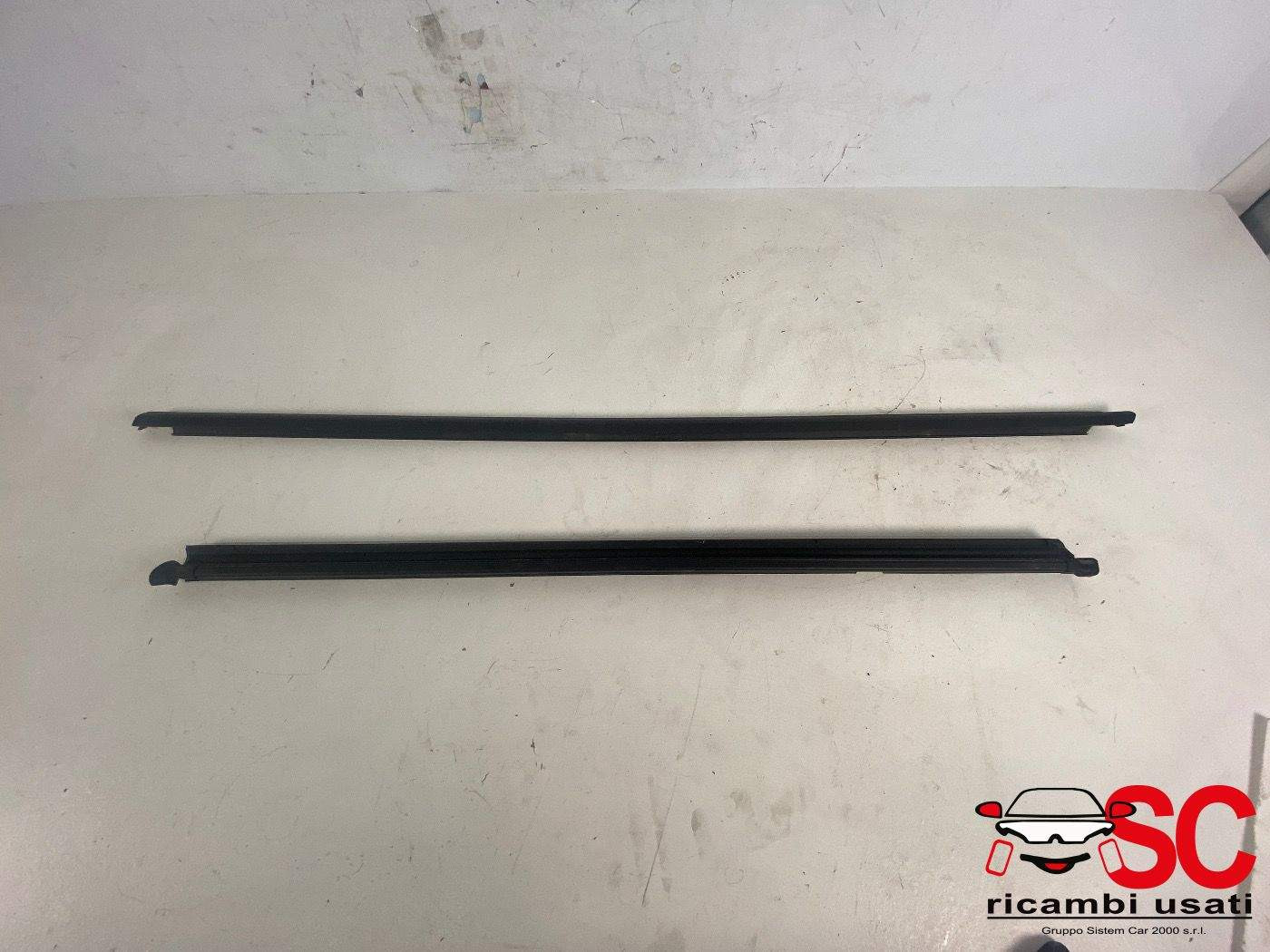 RASCHIAVETRO POSTERIORE SX VOLKSWAGEN Golf 7 Berlina (12>)