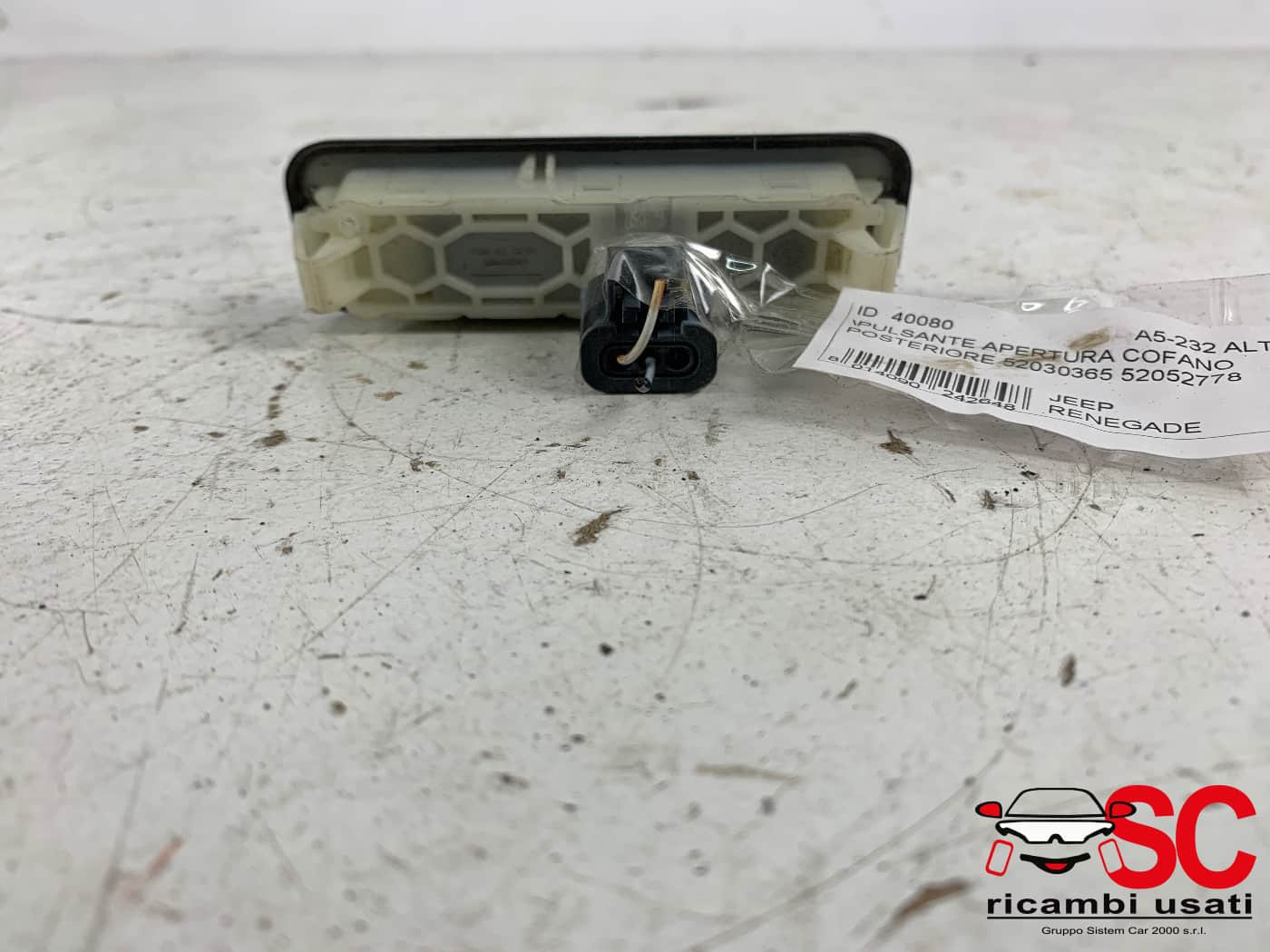 PULSANTE APERTURA PORTELLONE POSTERIORE JEEP Renegade Serie 52030365 (18>)