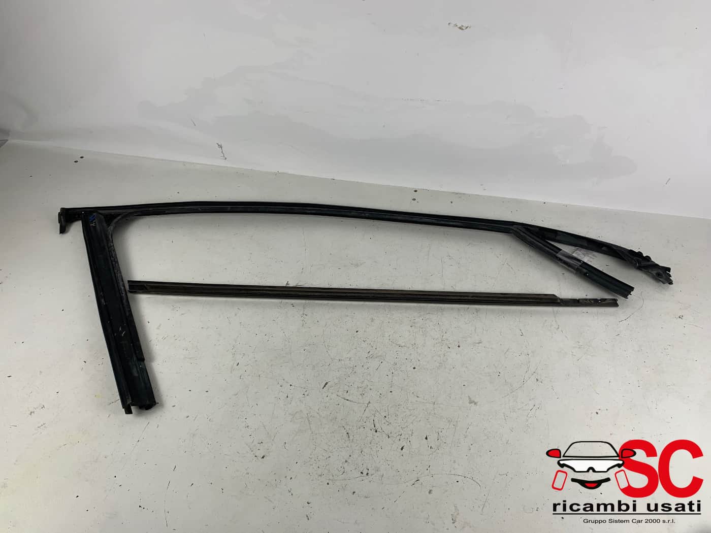 Guarnizione Guida Vetro Porta Anteriore Sx Tipo - 40222 Guarnizione Guida Vetro Porta Anteriore Sx Tipo - 40222
