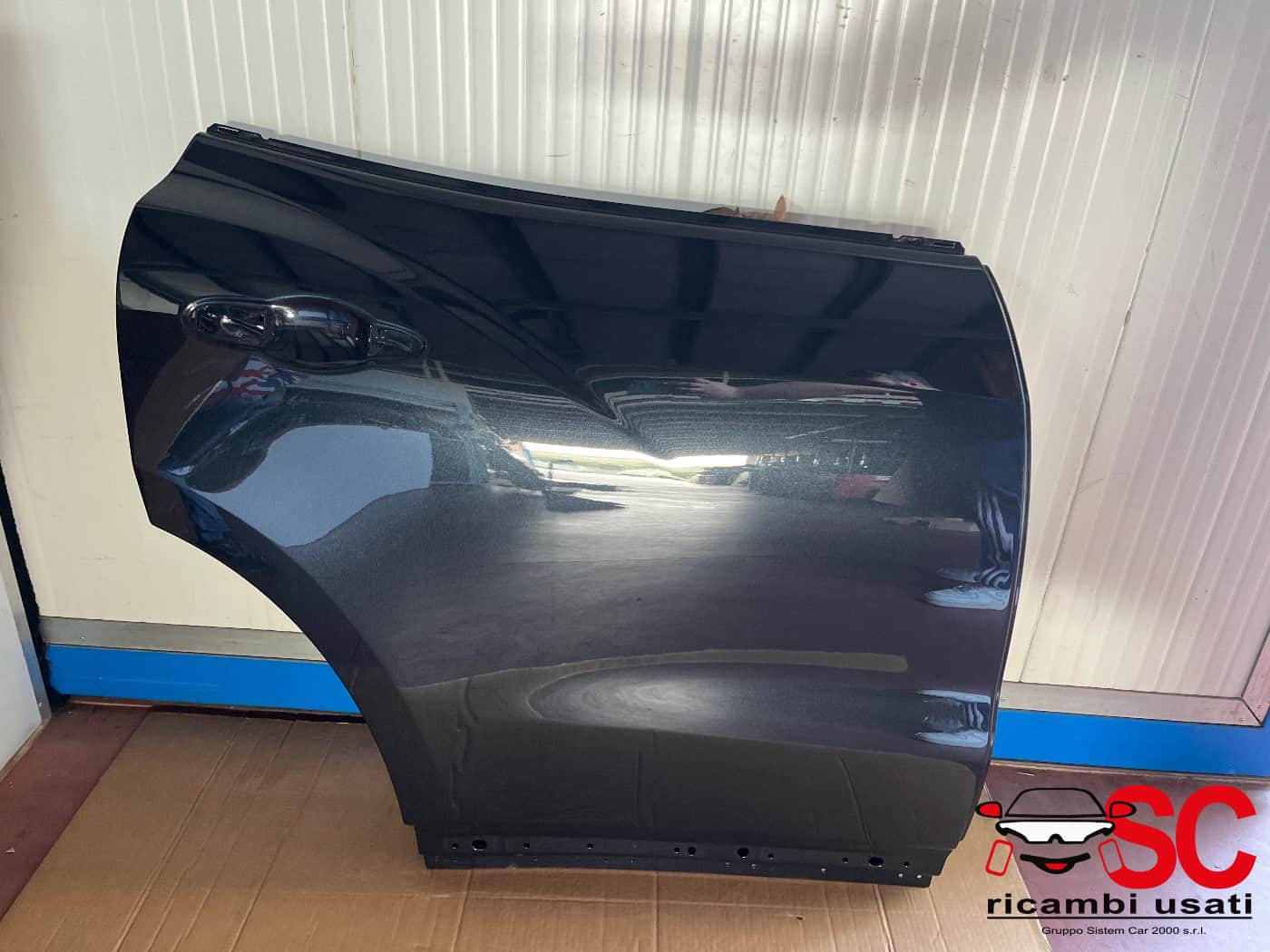 Porta Posteriore Destra Maserati Levante Iva Inc. VERNICIATA N 815 - W00468 Porta Posteriore Destra Maserati Levante Iva Inc. VERNICIATA N 815 - W00468