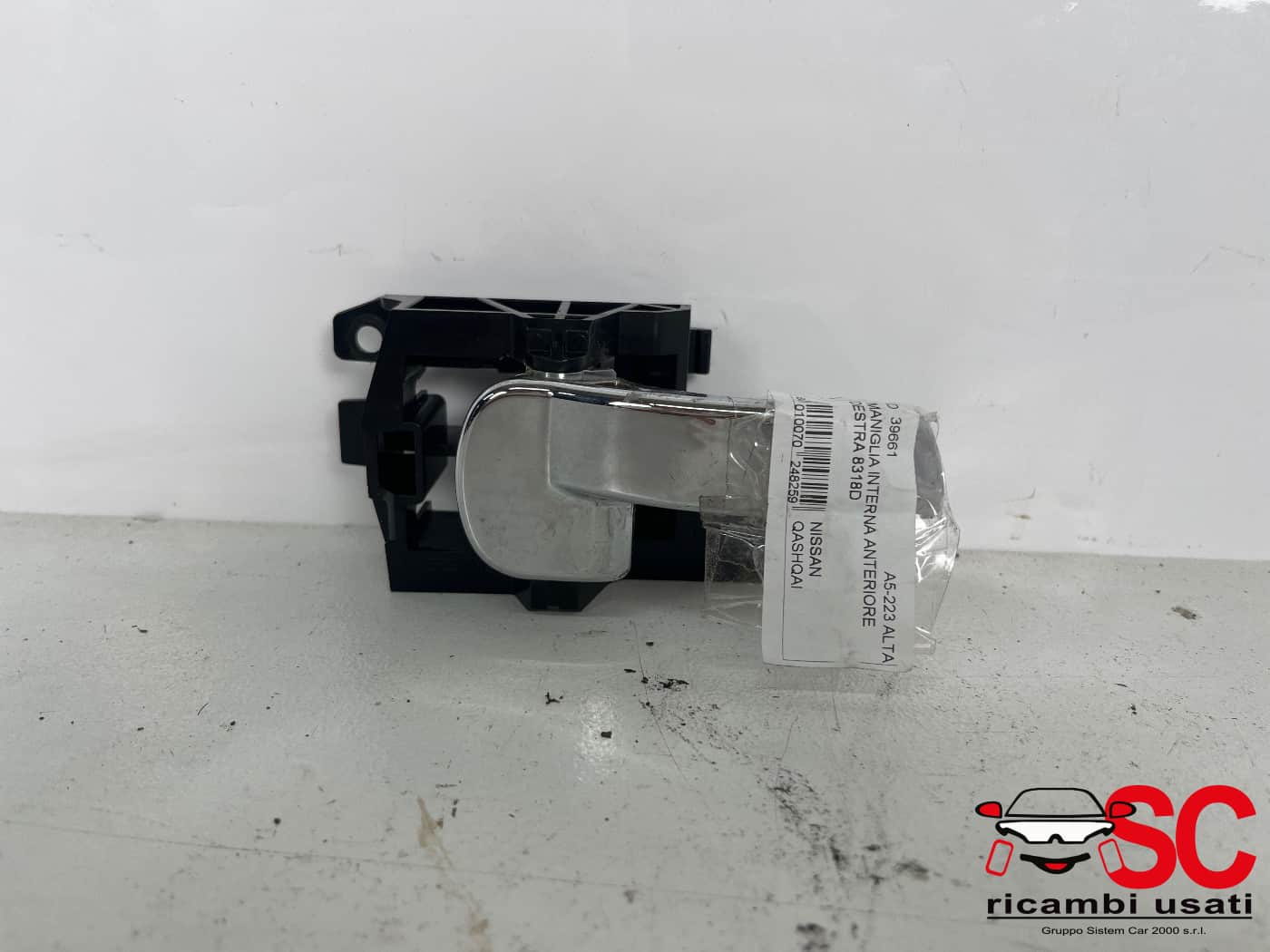 Maniglia Interna Anteriore Destra Nissan Qashqai 8318D - 39661 Maniglia Interna Anteriore Destra Nissan Qashqai 8318D - 39661