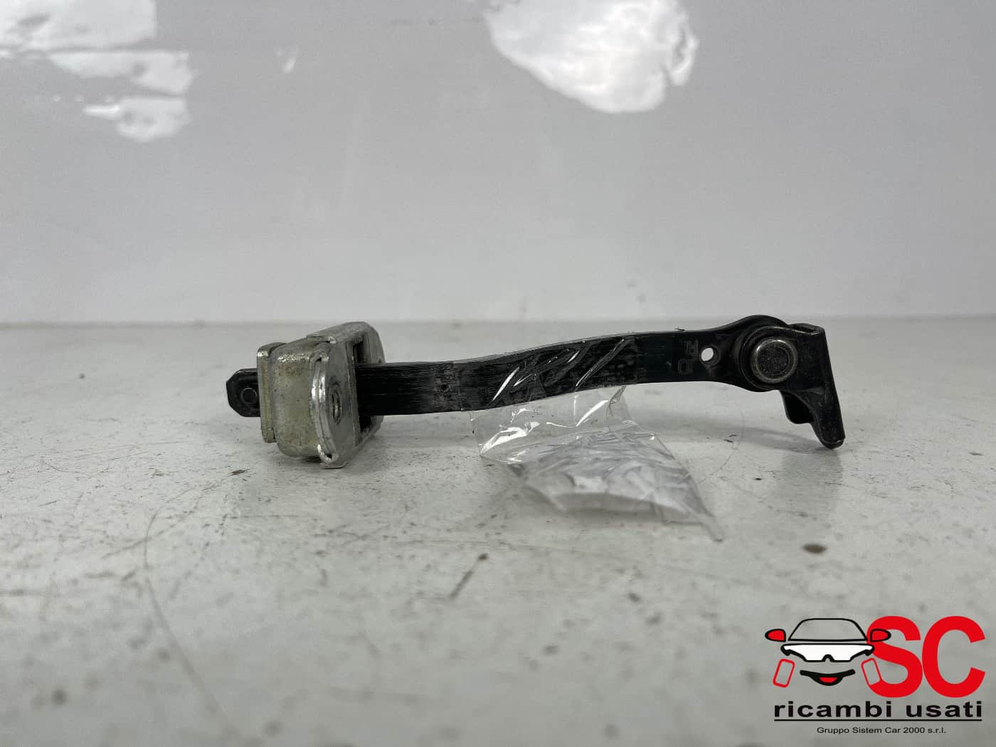 Tirante Fermaporta Anteriore Nissan Qashqai 80430JD000 - 39721 Tirante Fermaporta Anteriore Nissan Qashqai 80430JD000 - 39721