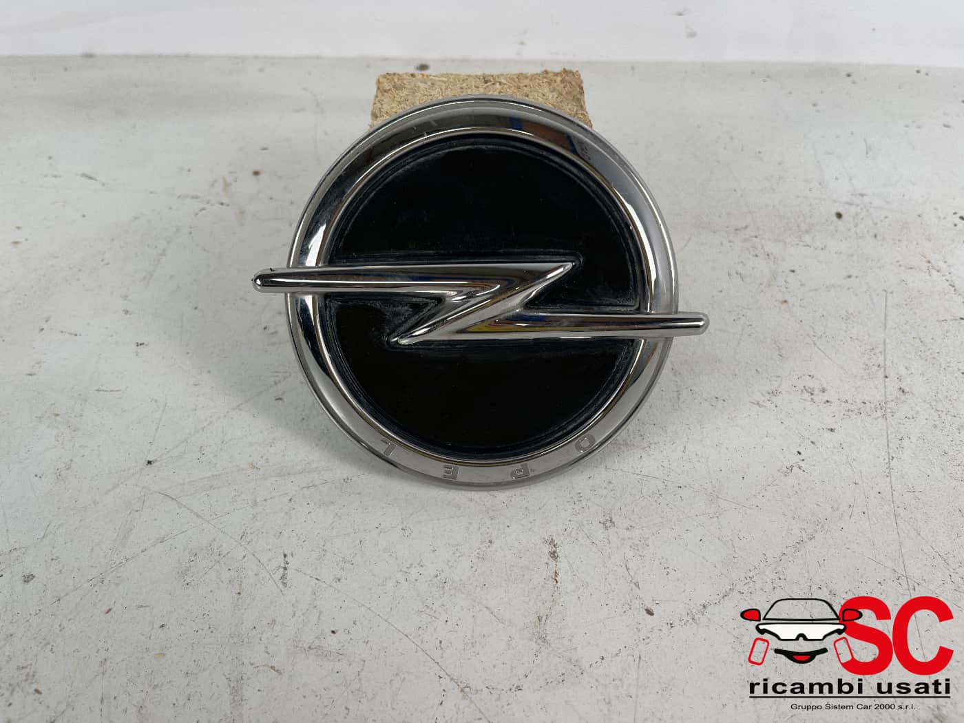 Pulsante Maniglia Apertura Portellone Opel Corsa F 9830092980 - 39920 Pulsante Maniglia Apertura Portellone Opel Corsa F 9830092980 - 39920