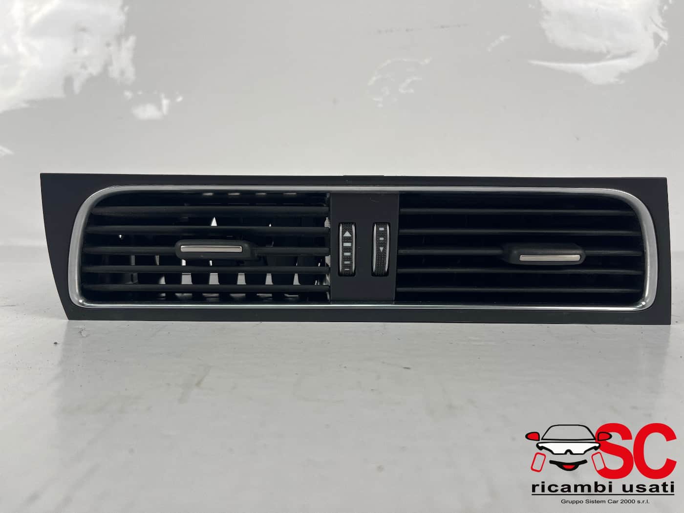 Diffusore Aria Cruscotto Centrale Audi A5 8T1820951D - 40713 Diffusore Aria Cruscotto Centrale Audi A5 8T1820951D - 40713