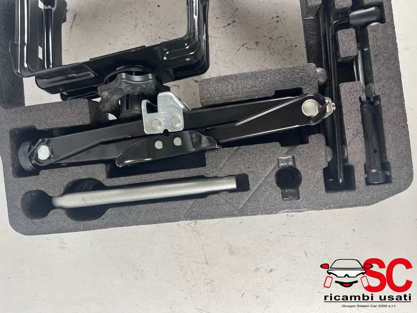 Kit Attrezzi Ruota Di Scorta Audi A5  - 40754