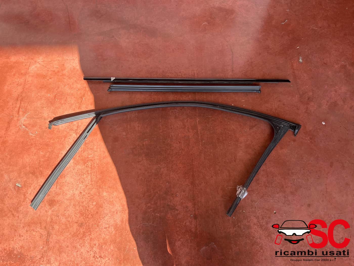 Guarnizione Guida Vetro Porta Ant Dx Audi A3 8y 8Y0837432A - 41731 Guarnizione Guida Vetro Porta Ant Dx Audi A3 8y 8Y0837432A - 41731