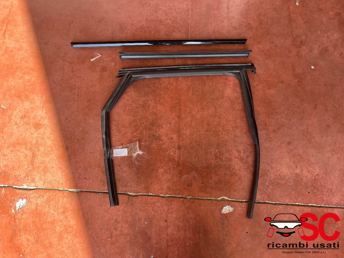 Guarnizione Guida Vetro Porta Post Dx Audi A3 8y 8Y4839432A - 41736 Guarnizione Guida Vetro Porta Post Dx Audi A3 8y 8Y4839432A - 41736