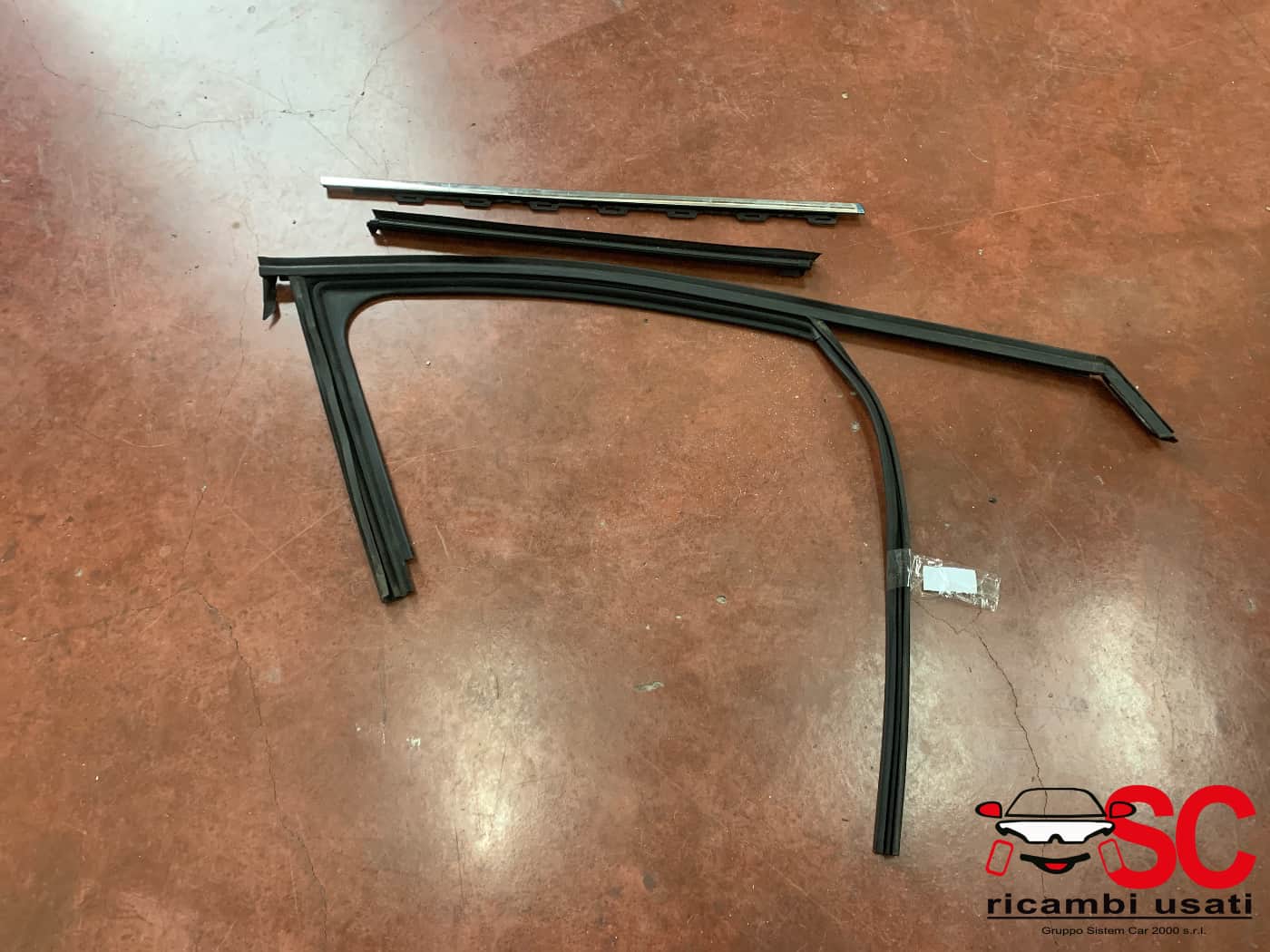 Guarnizione Porta Ant Destra Peugeot 2008 9810970680 - 41847