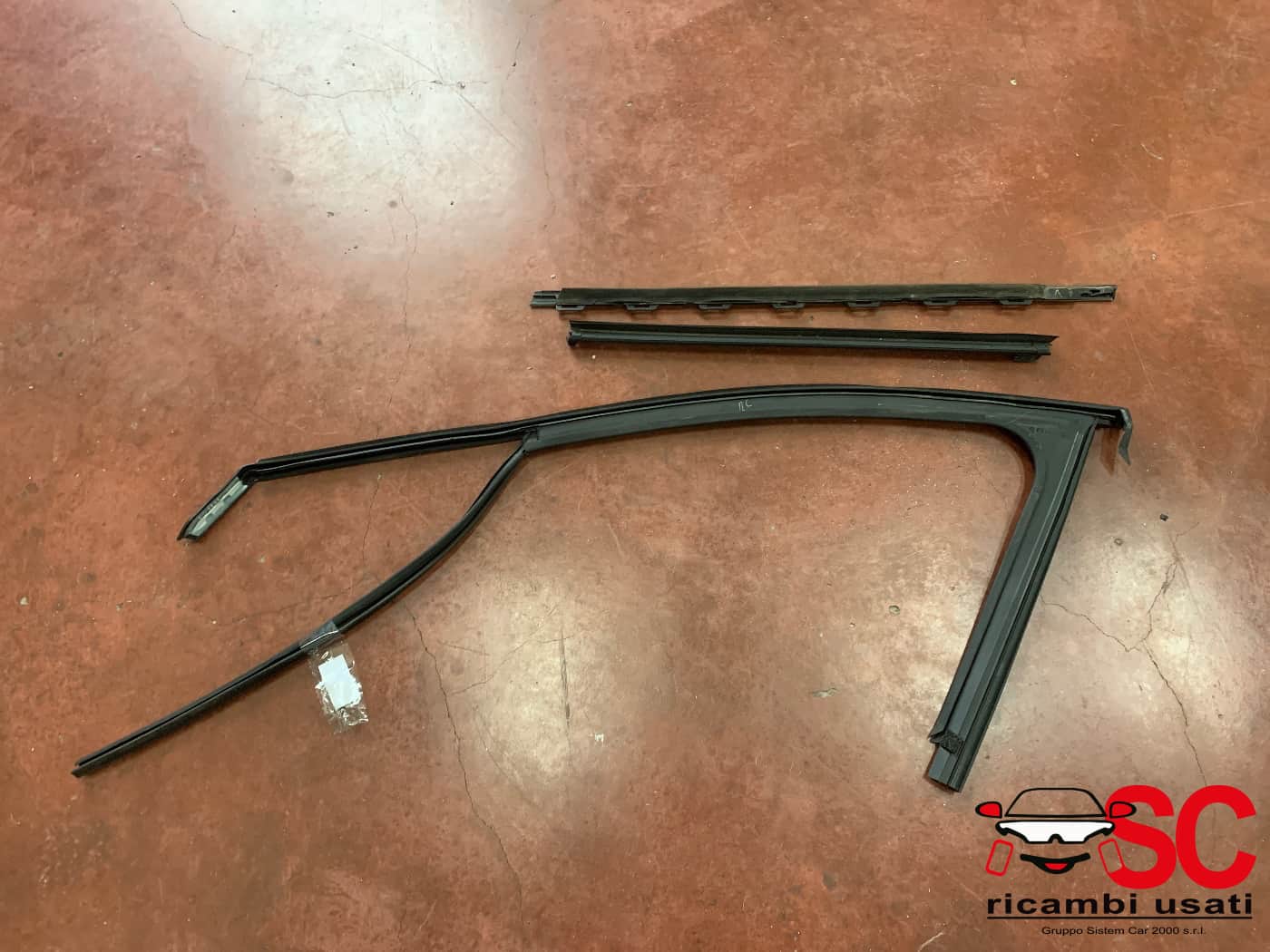 Guarnizione Porta Ant Destra Peugeot 2008 9810970680 - 41847