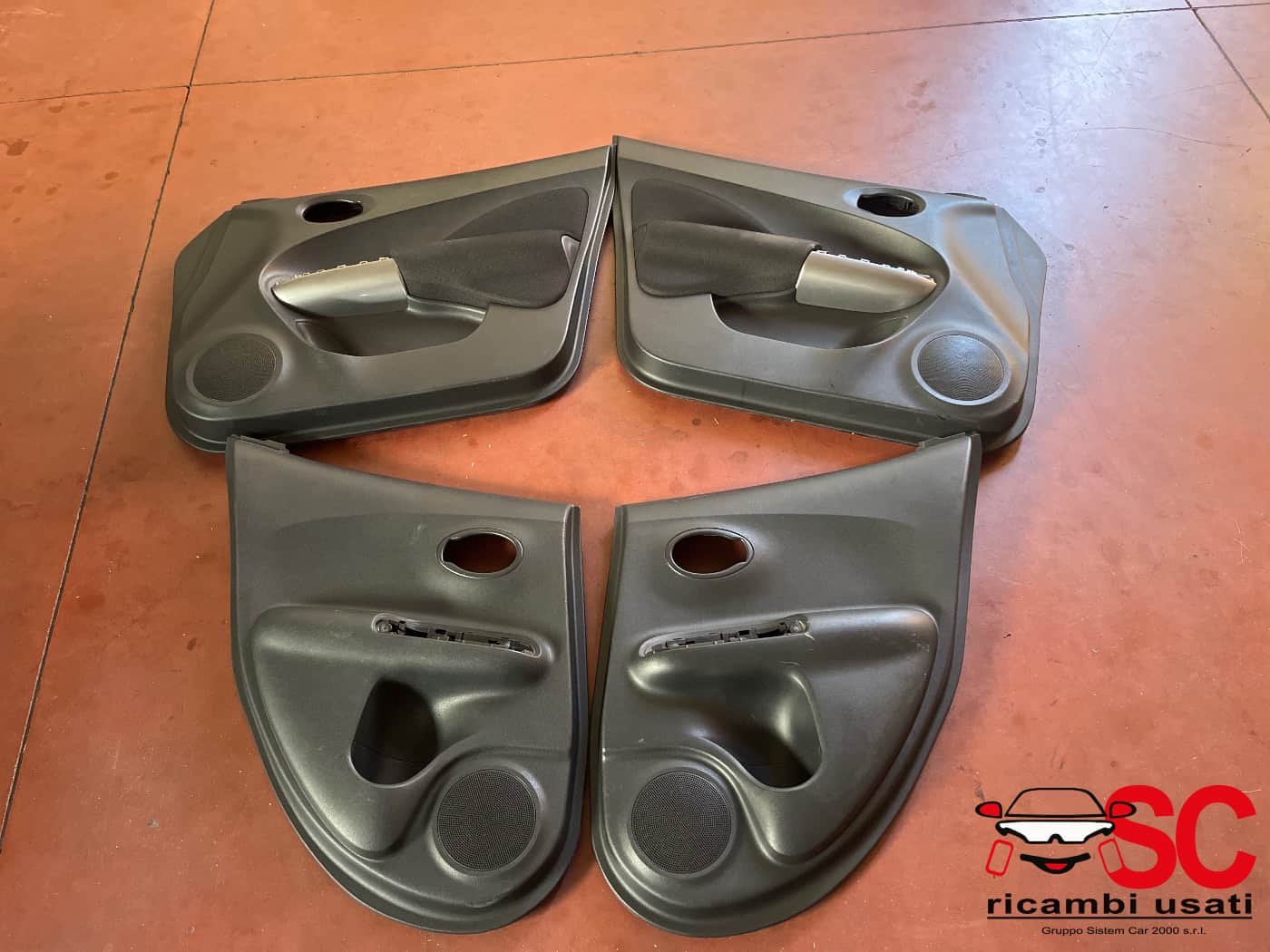 Kit Sedili E Pannelli Nissan Juke - W00429 Kit Sedili E Pannelli Nissan Juke - W00429