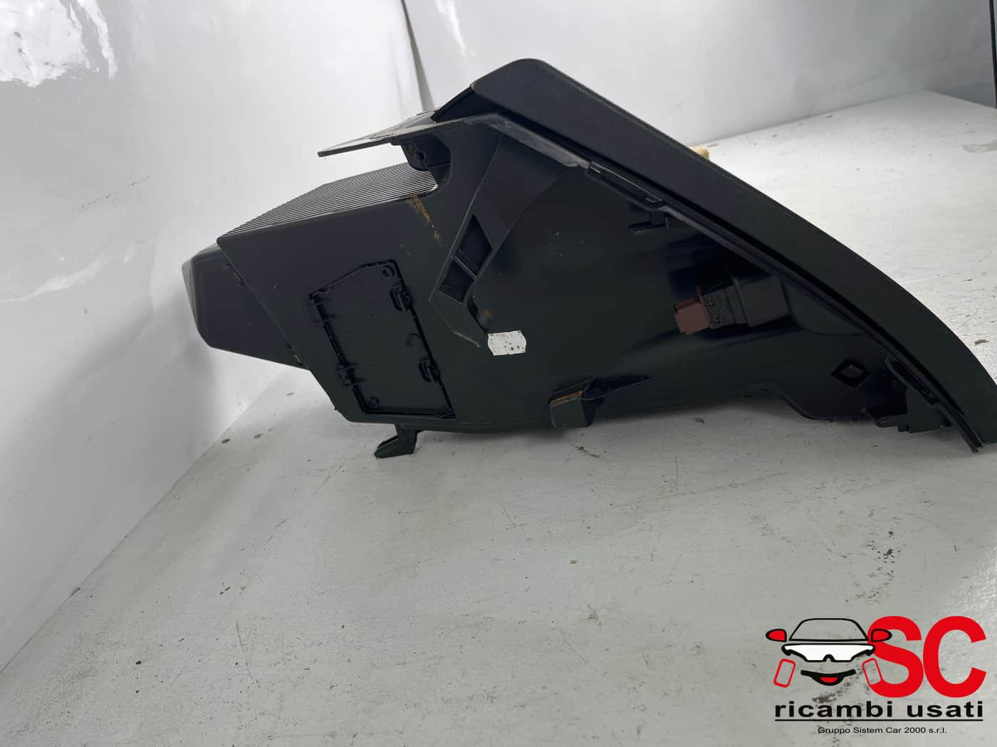 CASSETTO PORTA OGGETTI OPEL Corsa F Serie 39176109 (19>)