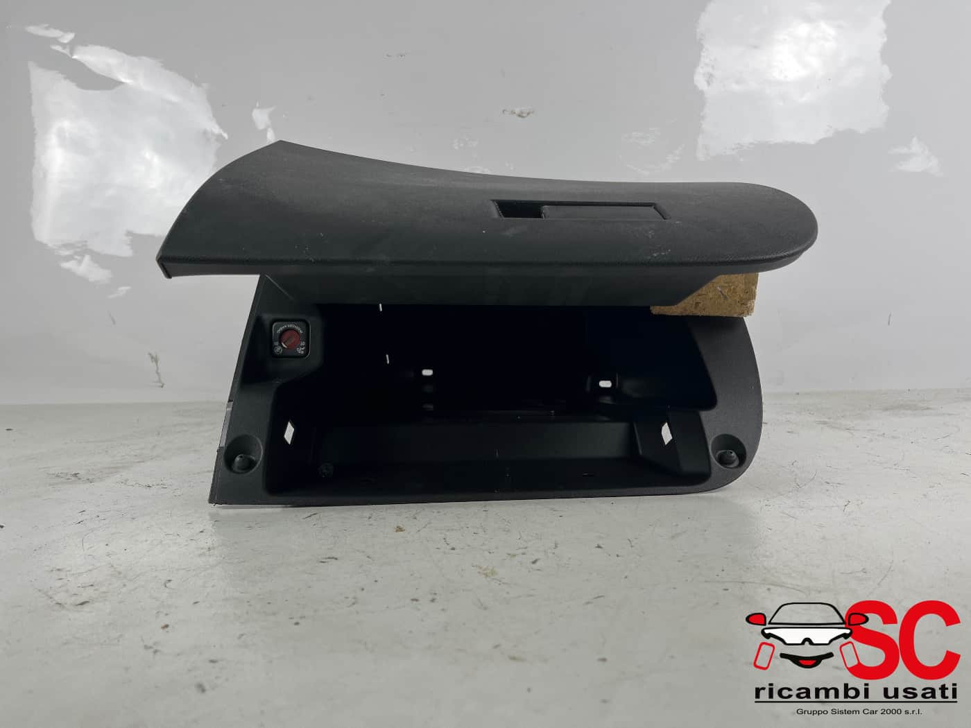 CASSETTO PORTA OGGETTI OPEL Corsa F Serie 39176109 (19>)