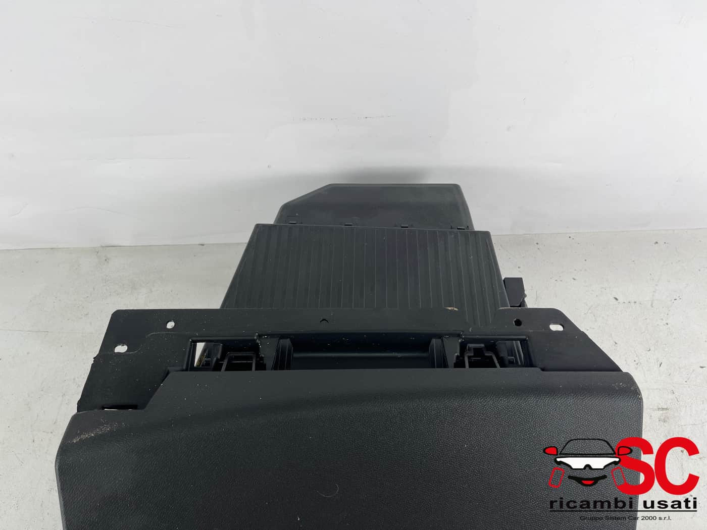 CASSETTO PORTA OGGETTI OPEL Corsa F Serie 39176109 (19>)
