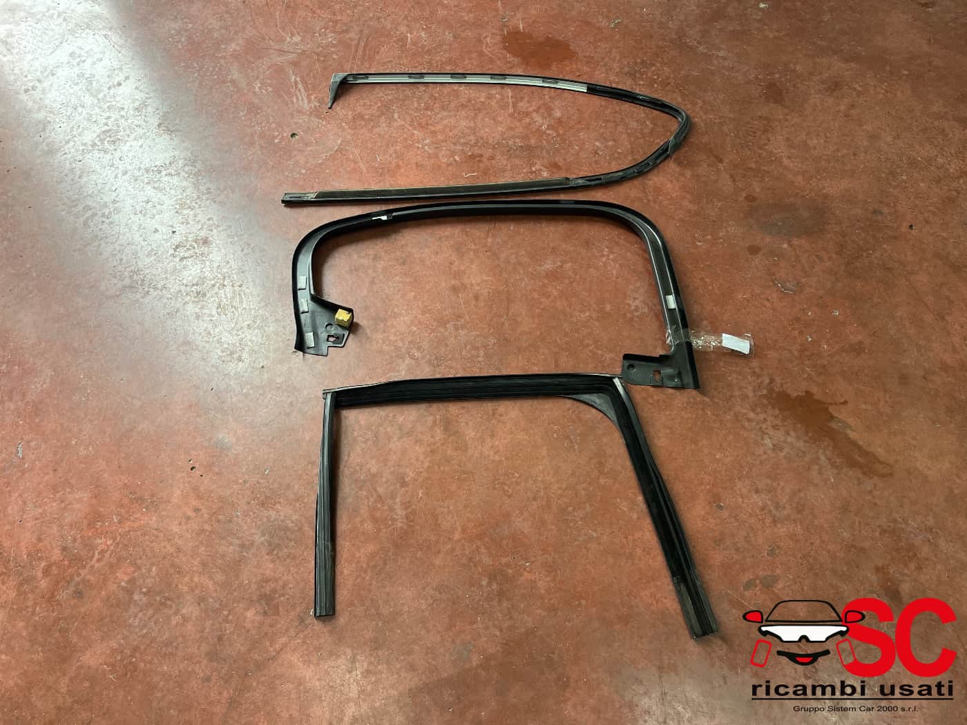 Guarnizione Vetro Porta Posteriore Dx Alfa Stelvio 50541679 50552159 - 42288