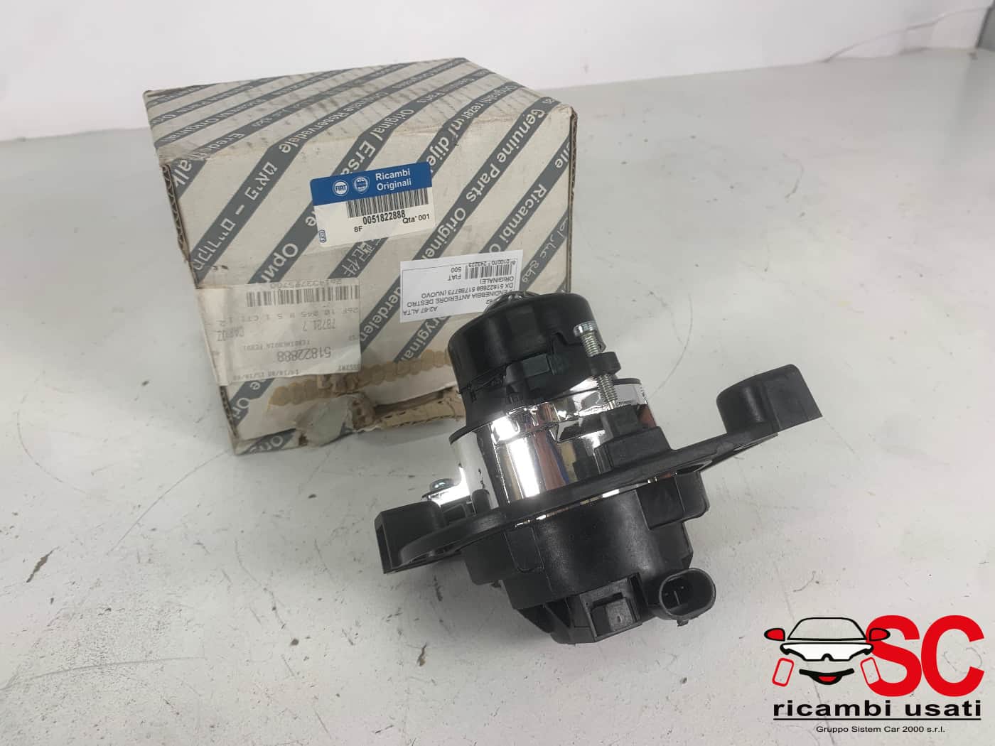 Fendinebbia Anteriore Destro Fiat 500 51822888 NUOVO ORIGINALE - 39182 Fendinebbia Anteriore Destro Fiat 500 51822888 NUOVO ORIGINALE - 39182