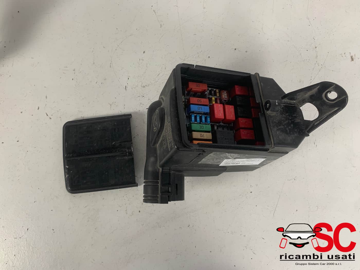 Centralina Porta Fusibili Fiat New Panda 1.3 Mjt 51987784 - 39257 Centralina Porta Fusibili Fiat New Panda 1.3 Mjt 51987784 - 39257