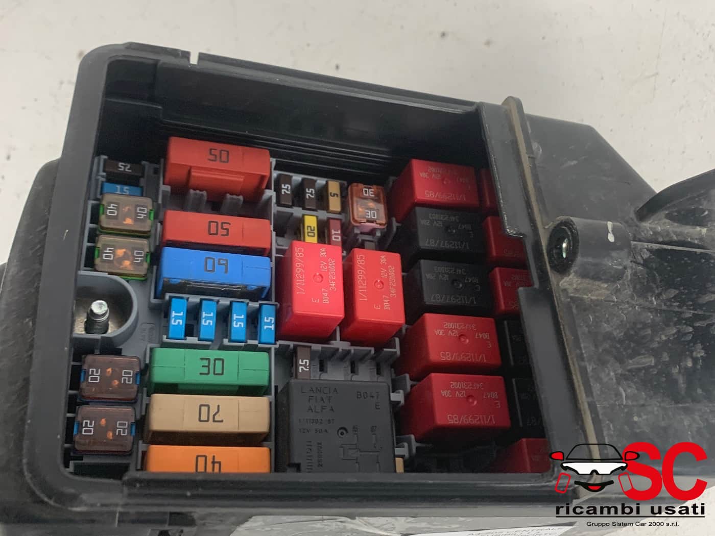 Centralina Porta Fusibili Fiat New Panda 1.3 Mjt 51987784 - 39257 Centralina Porta Fusibili Fiat New Panda 1.3 Mjt 51987784 - 39257