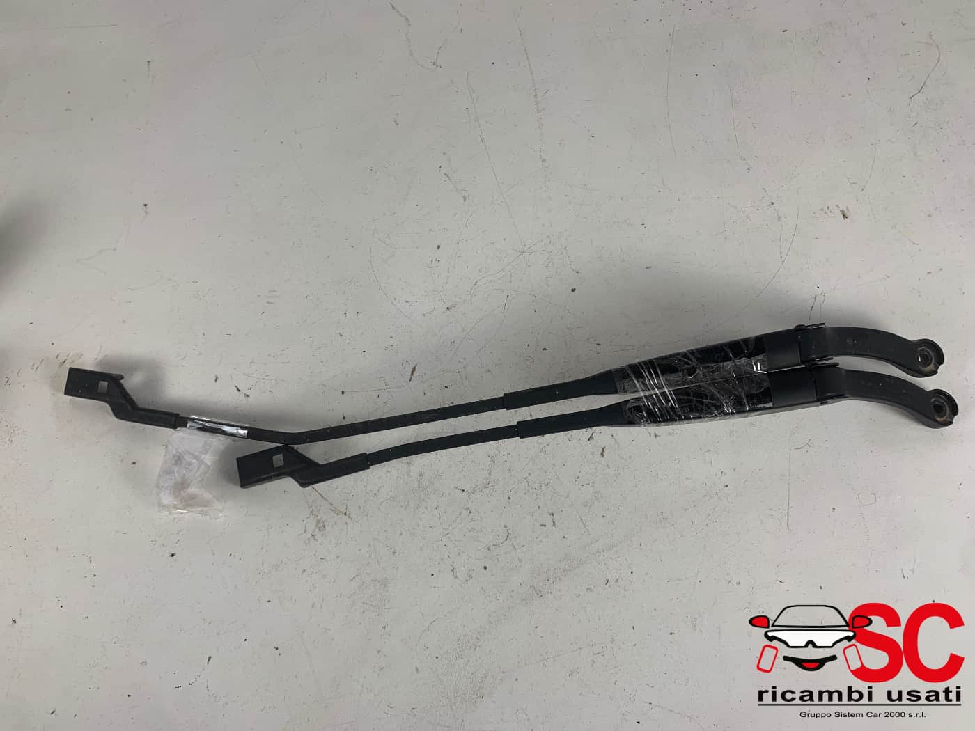 Bracci Tergicristallo Fiat New Panda 1.3 Multijet 735538523 - 39279 Bracci Tergicristallo Fiat New Panda 1.3 Multijet 735538523 - 39279